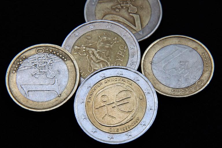Китайские туристы оплатили отель в Париже потерянными европейцами монетами