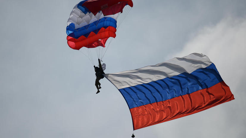 Законопроект о российском гимне и флаге принят в первом чтении