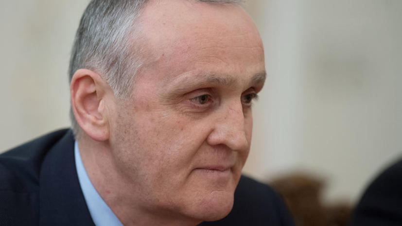 Президент Абхазии Александр Анкваб договорился о встрече с назначенным парламентом и.о. президента Валерием Бганбой
