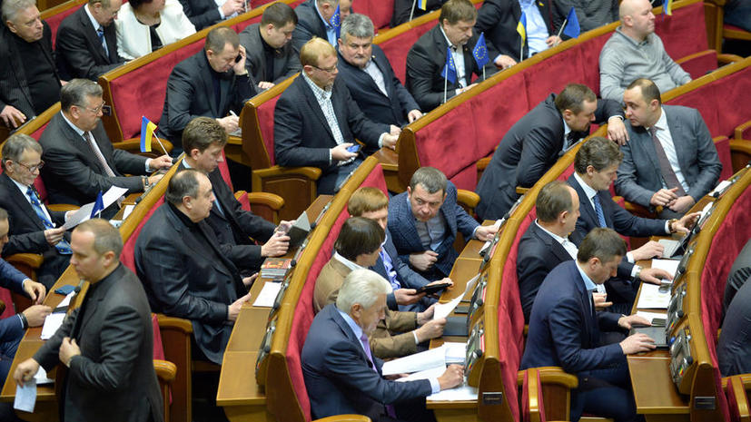 Верховная рада уволила судей КС и назначила новых силовиков