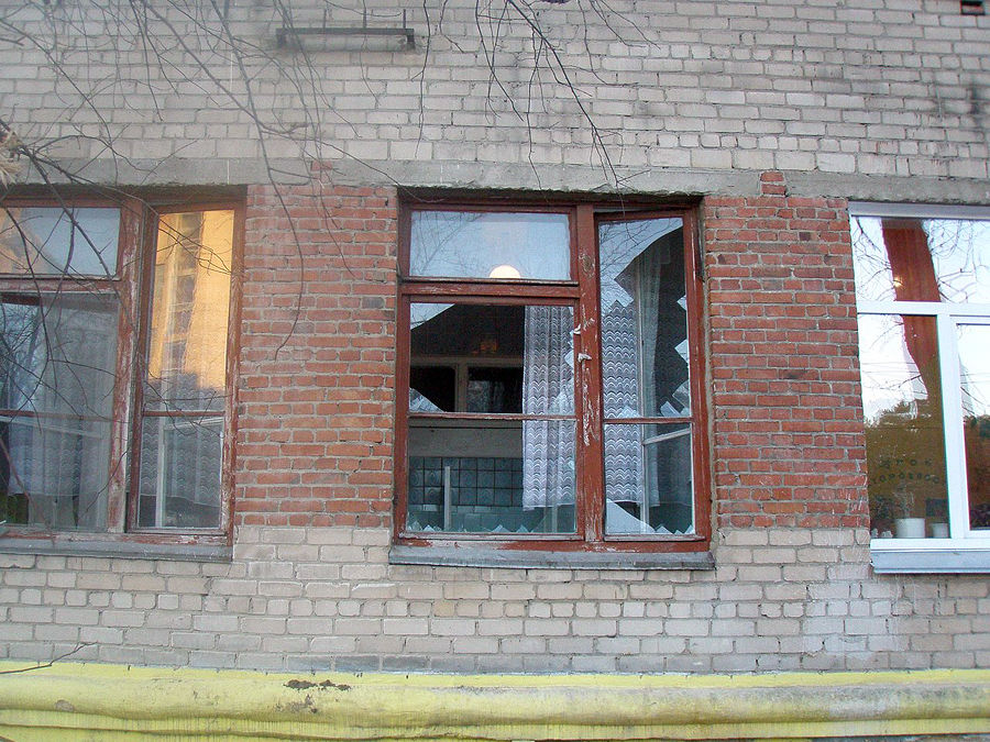 Челябинцы начали бить окна, чтобы получить компенсацию