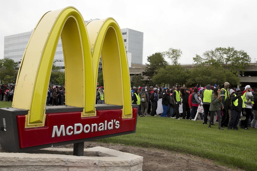 McDonald’s в пригороде Чикаго закрыли из-за протестов сотрудников ресторана