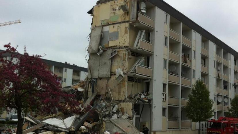 Во Франции рухнул жилой дом, есть жертвы