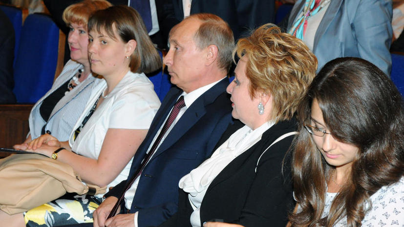 Дмитрий Песков: Жизнь Путина не связана ни с какими семейными отношениями