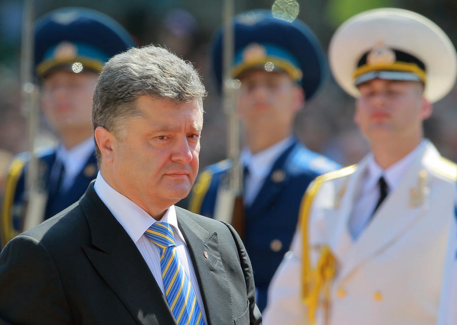 Пётр Порошенко: Мы должны прекратить огонь, каждый день приводит к жертвам