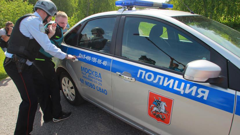 Полицейским в РФ могут разрешить открывать огонь в местах скопления людей и вскрывать автомобили