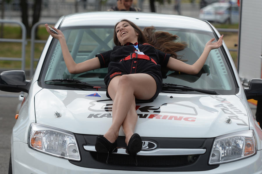 Авторынок — 2014: Lada лидирует, украинские и американские бренды показывают рекорды падения продаж
