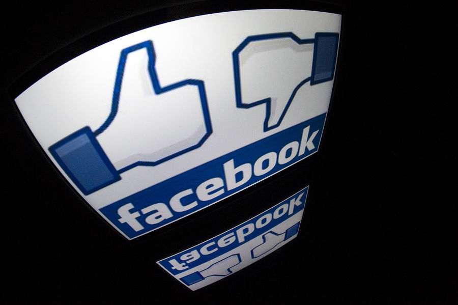 Американским работодателям запретят требовать у сотрудников пароли к Facebook