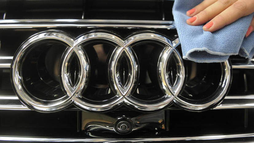 Исследование: чаще всего супругам изменяют владельцы Audi и BMW