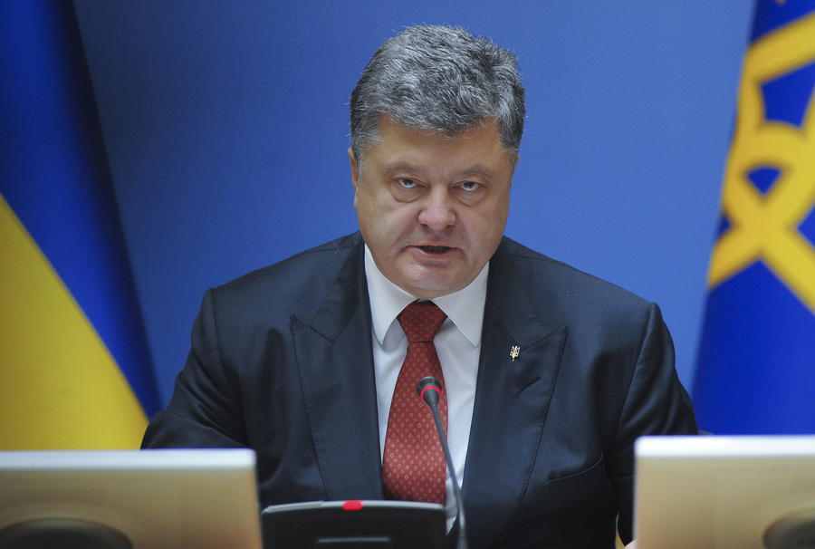 Пётр Порошенко утвердил редакцию военной доктрины, по которой Россия — главная угроза для Украины