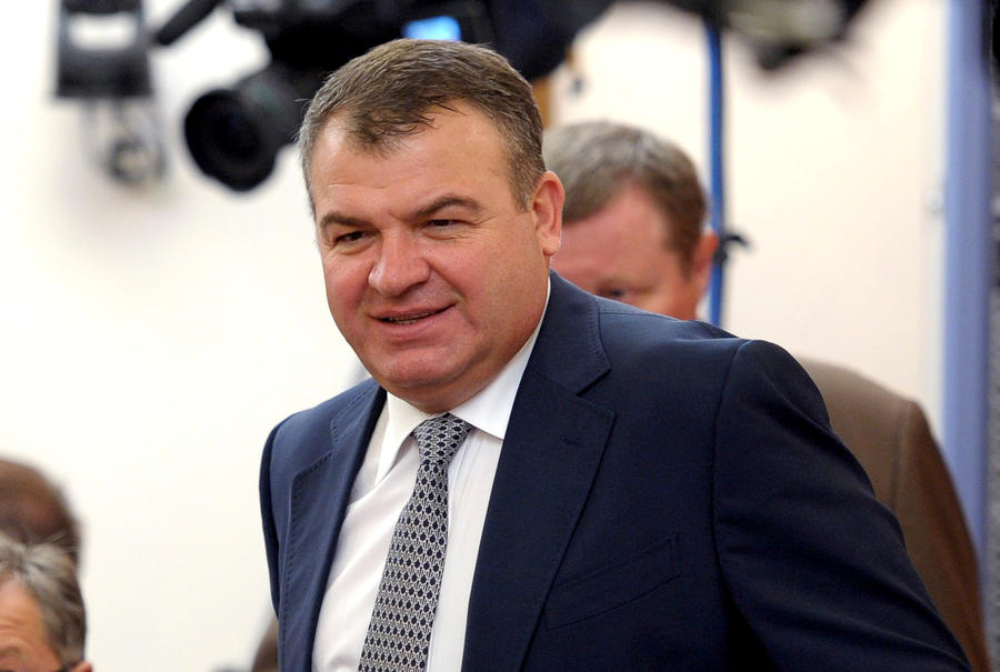 Анатолий Сердюков попадает под амнистию при любом обвинении