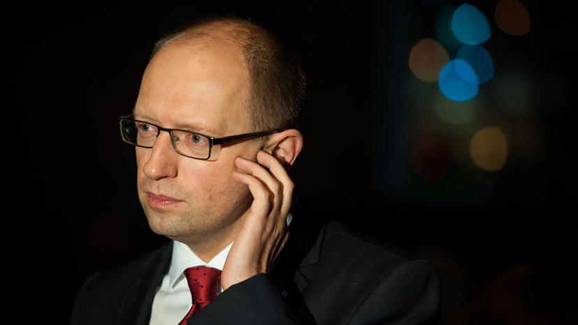 Яценюк: Украине не стоит торопиться с введением визового режима с Россией