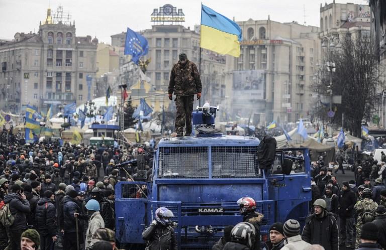 Лидер «автомайдана» заявил о переходе в оппозицию к новой власти на Украине