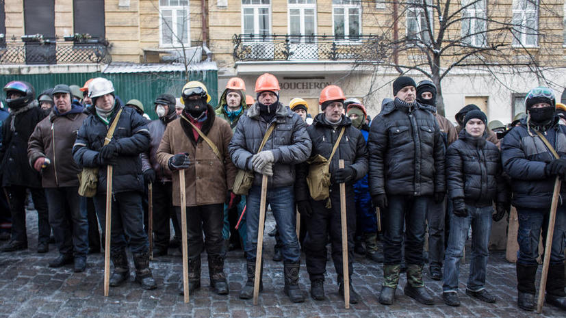 Вооружённые сторонники «евромайдана» провели пикет возле Верховной рады