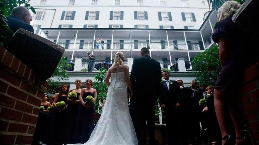 Британские юристы: роскошные свадьбы приводят к разводам