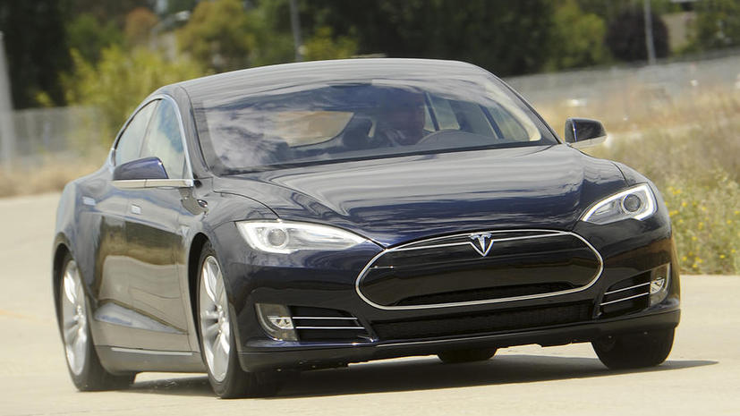 СМИ: Apple намерена составить конкуренцию компании Tesla Motors с электромобилем Titan