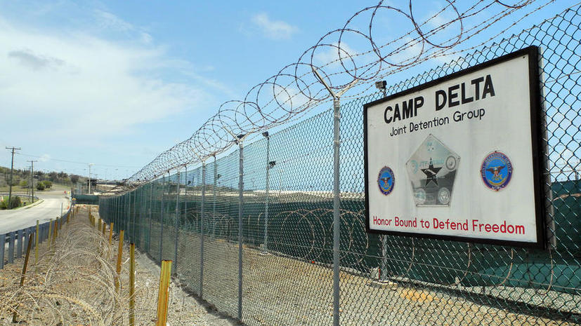 Командующий военно-морской базой в Гуантанамо уволен в связи с убийством мужа своей любовницы