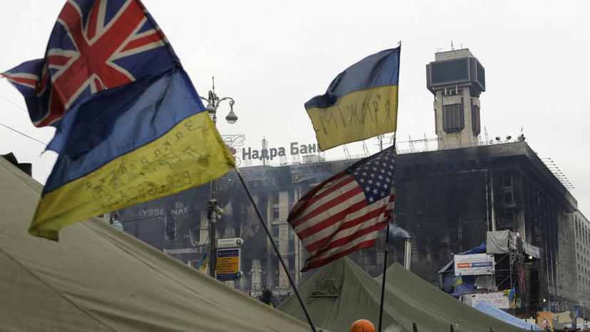 Украинский политолог: Запад помог Киеву лишь громить страну, раздавая кредиты на войну