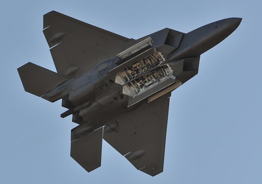 Американские истребители F-22 прибыли в Южную Корею