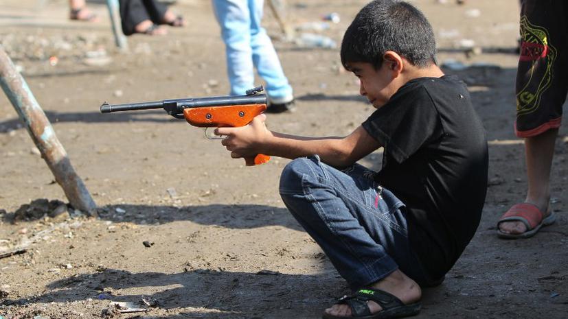 Мексиканская полиция борется с игрушечным оружием