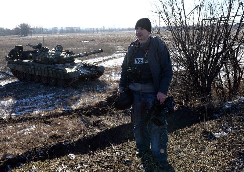 При обстреле Донецка ранен стрингер AFP Александр Гаюк