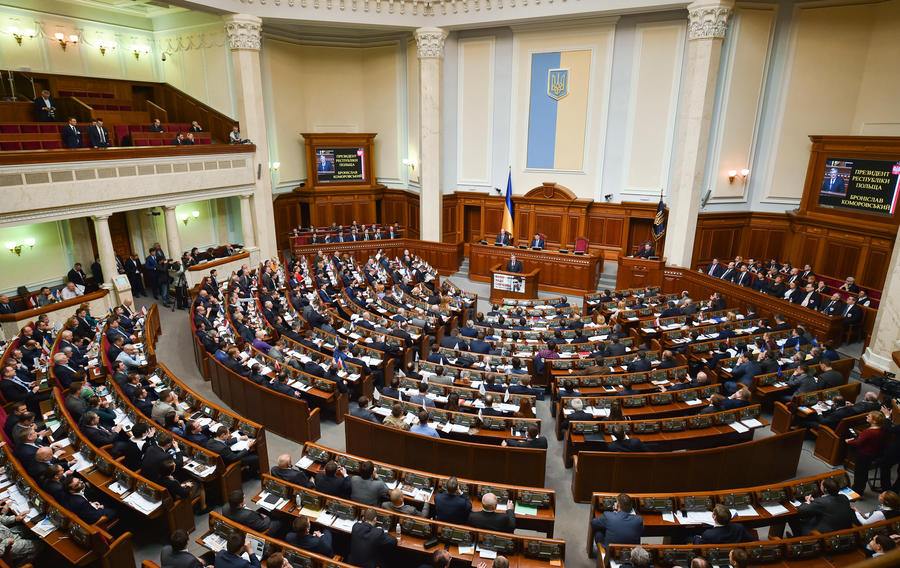 Украина разорвала отношения в военной сфере с Россией