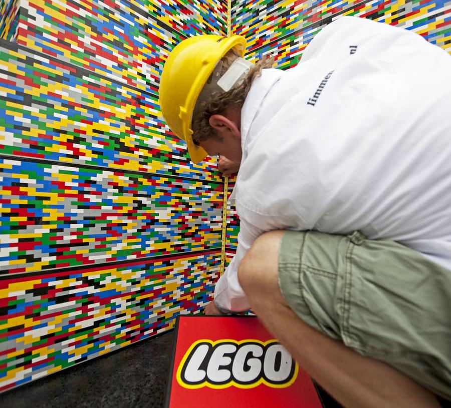 Революция в мире строительства: Кирпичи, напоминающие конструктор LEGO