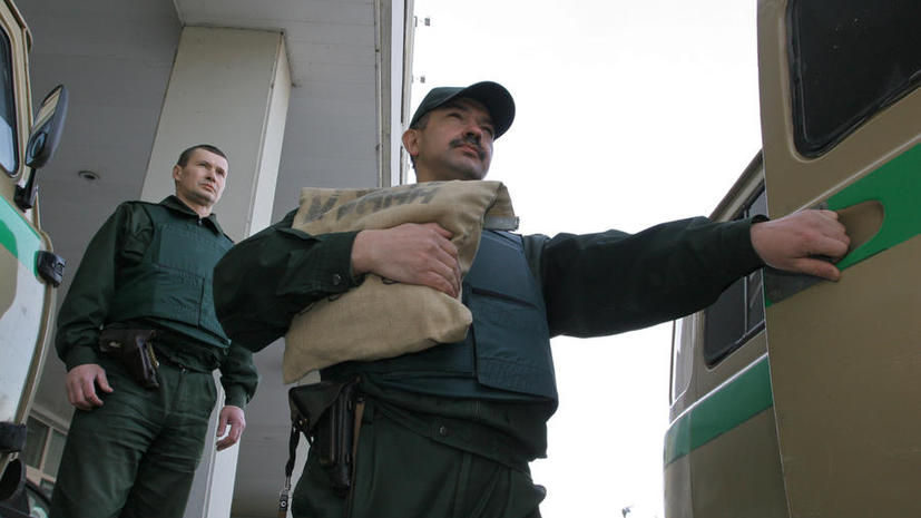 В результате вооружённого нападения на инкассаторов в Подмосковье один из них погиб, другой ранен
