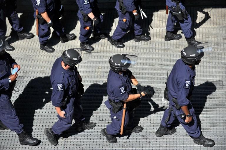 Американские полицейские избили и застрелили психически больного тинейджера
