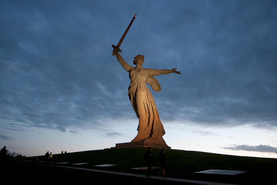 Перед 9 мая американское издание включило мемориал «Родина-мать» в список самых абсурдных строений