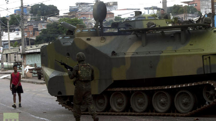 Бразильская армия зачищает фавелы Рио-де-Жанейро