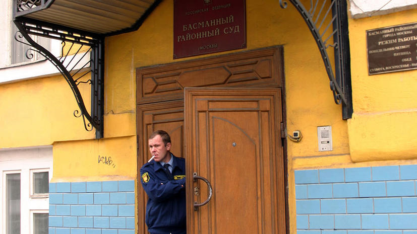 Басманный суд отказался арестовать приемного отца Димы Яковлева