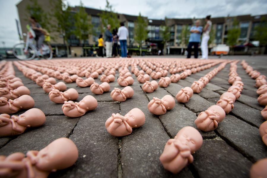 В Ирландии провели первый в истории законный аборт