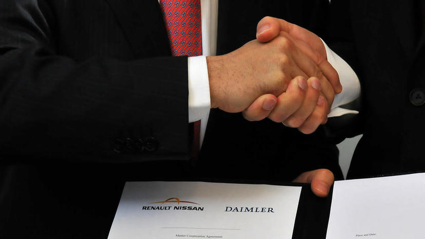 Daimler и Nissan обещают выпустить робо-автомобиль к 2020 году