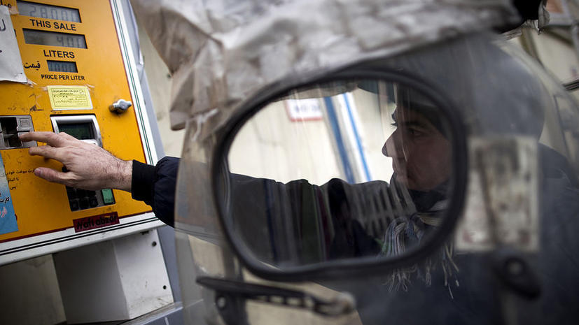 США нарушают собственное эмбарго, закупая нефть у Ирана