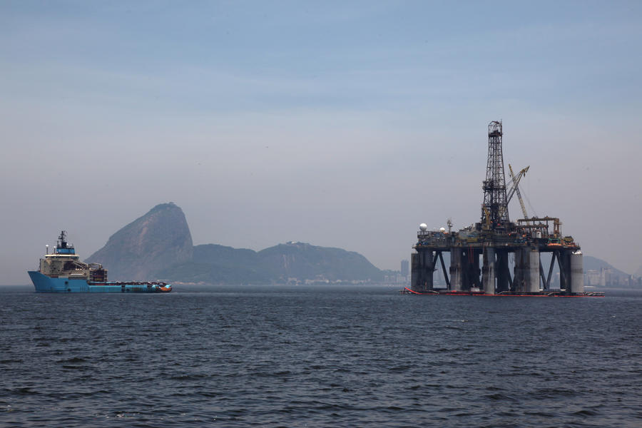 Цены на нефть потащили вниз фондовые биржи