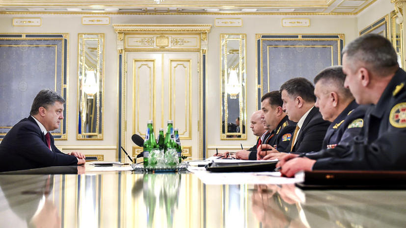 Украинские власти не могут определиться с путём решения военного конфликта в стране
