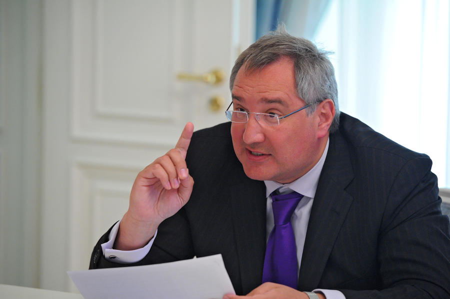 Дмитрий Рогозин: контракты, которые подписало прежнее руководство Минобороны для флота, во многом ущербны