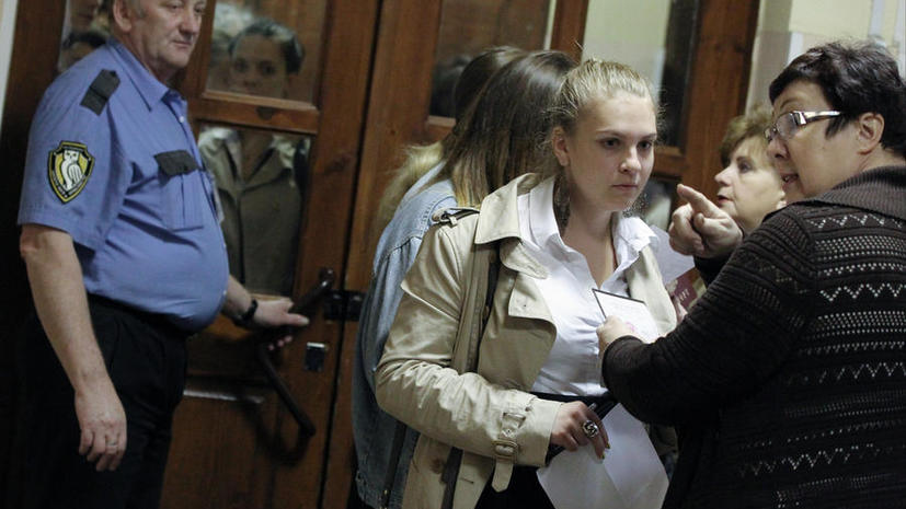 Мосгордума предложила вооружить школьных охранников шокерами и дубинками
