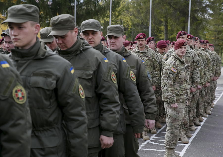 Эксперт: Провалив мобилизацию, ВС Украины набирают в свои ряды иностранцев