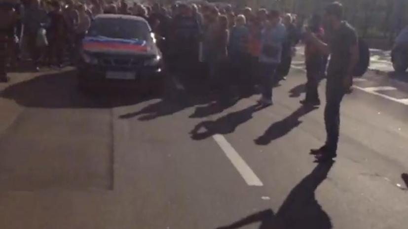 Жители Донецка провели митинг в поддержку Славянска