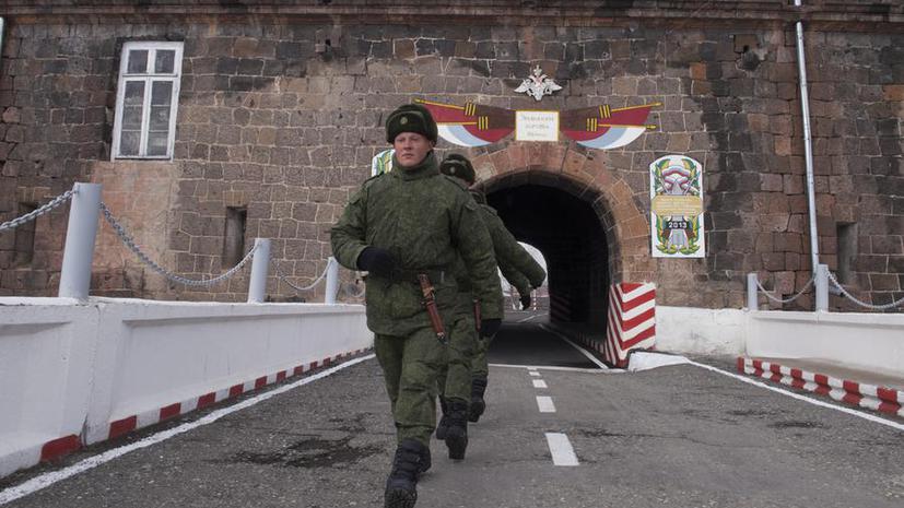 ​Военного с российской базы ищут в связи с массовым убийством в Армении