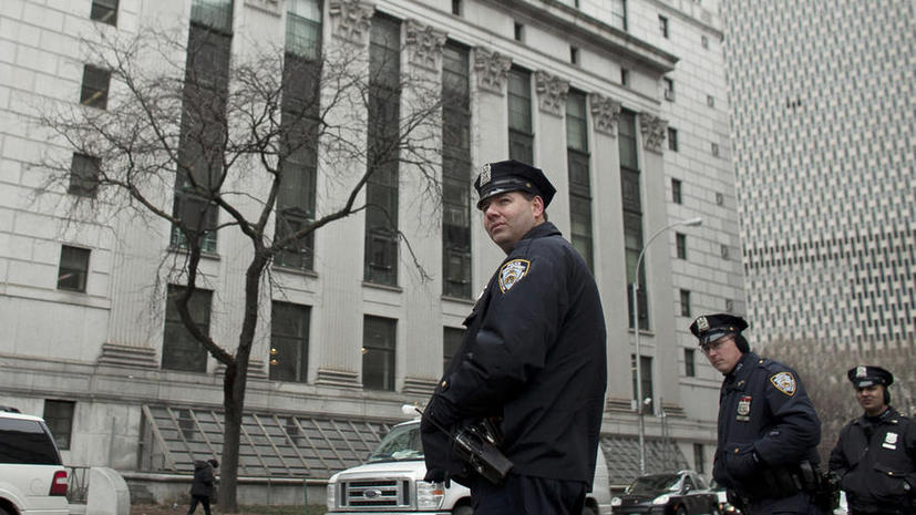 Полицейские Нью-Йорка оказались вне закона: им запретят обыскивать подозрительных людей на улицах