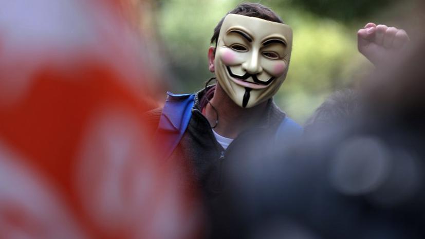 В США уволен сотрудник Reuters, обвиненный в сотрудничестве с хакерами из Anonymous