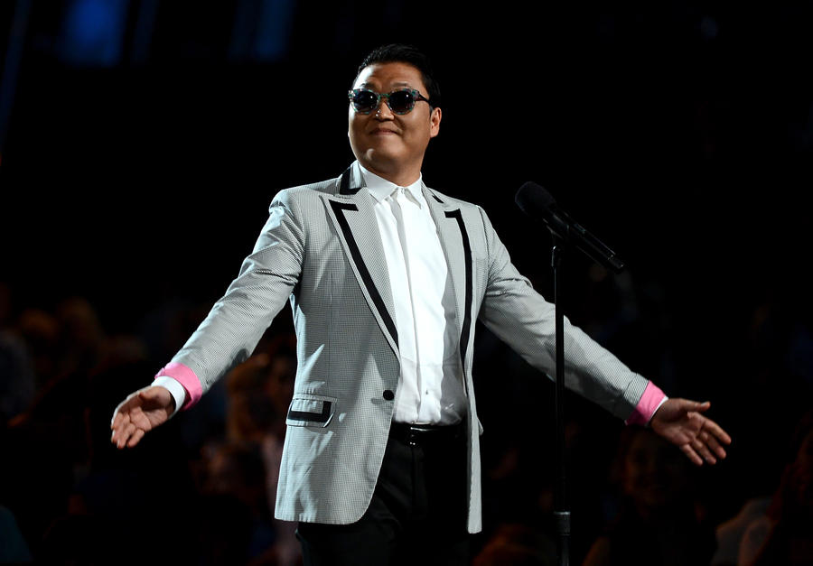 Псевдо-PSY развлекался среди звёзд на Каннском фестивале