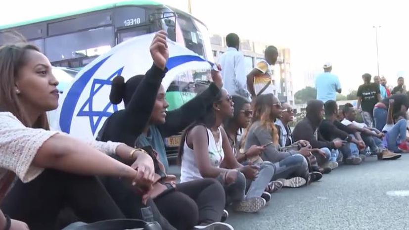 Демонстрация против полицейского произвола в центре Тель-Авива переросла в массовые беспорядки