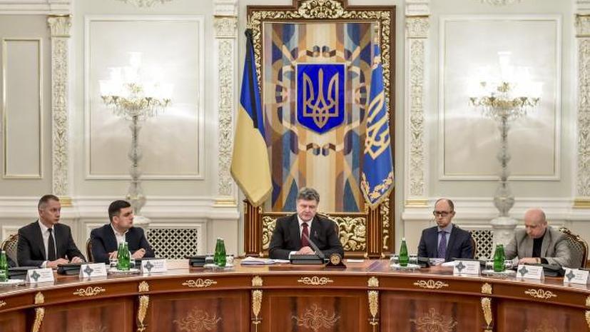 Украинский политолог: Киев вводит санкции против России, чтобы продолжать просить у Запада деньги