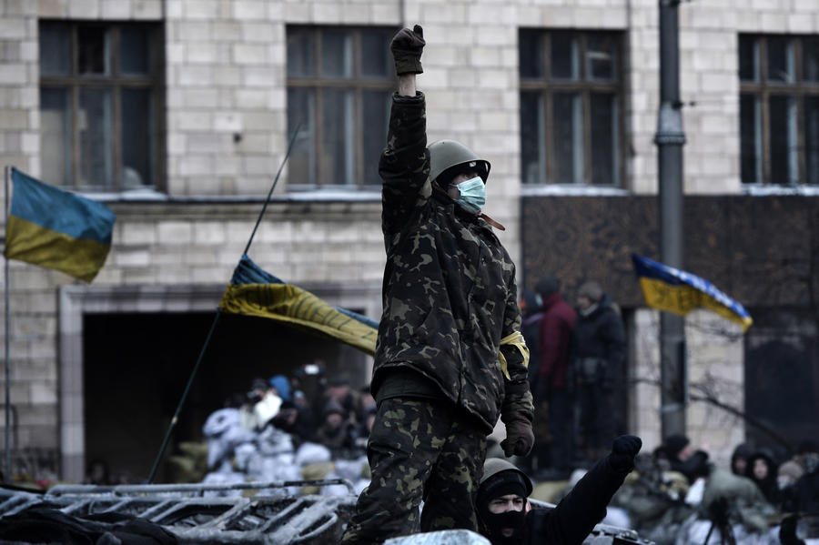 Украинская оппозиция призывает вооружённых граждан вступать в «национальную гвардию»