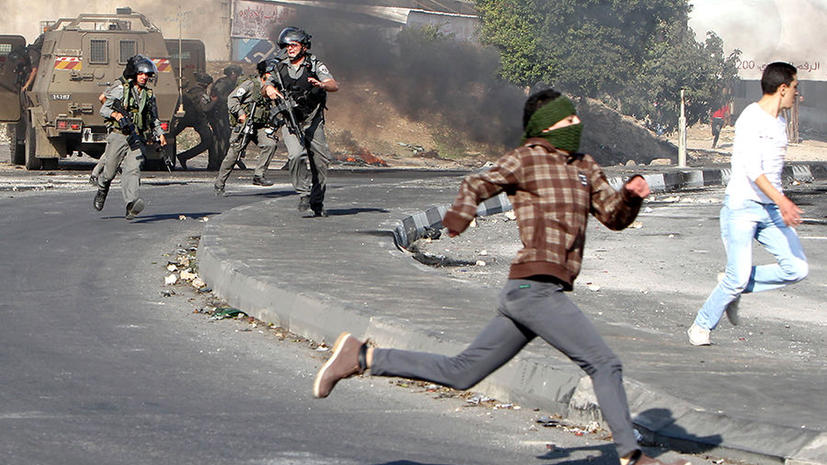 Правозащитники: Израиль разгоняет демонстрации палестинцев при помощи смертоносного оружия