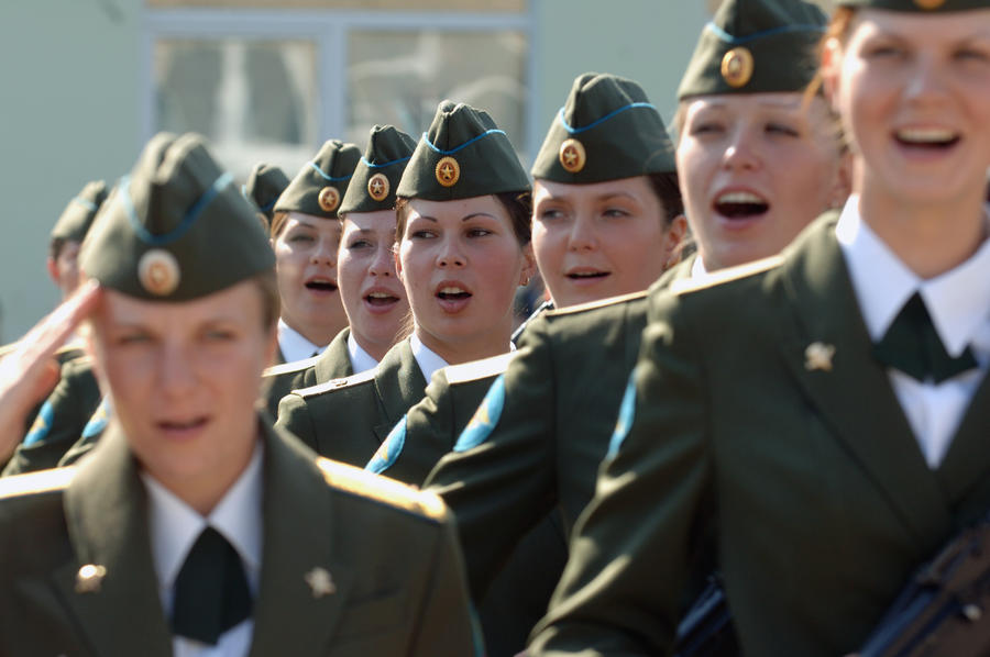 Выпускники военных вузов смогут получать 2 диплома